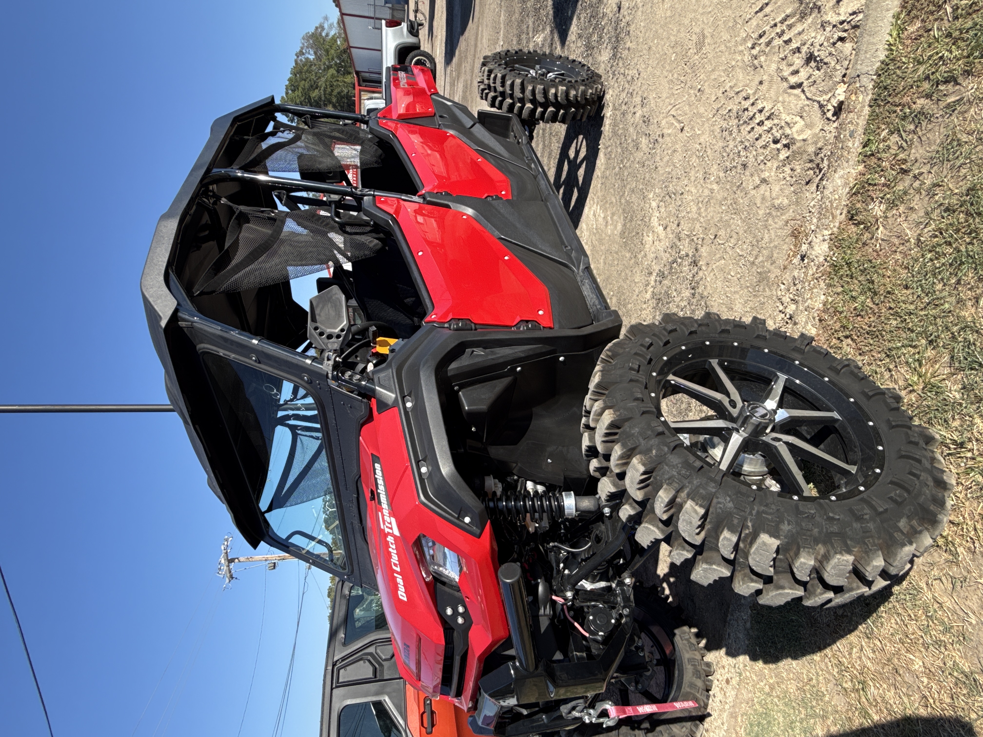 2024 HONDA Pioneer 1000-6 Deluxe Crew UTV