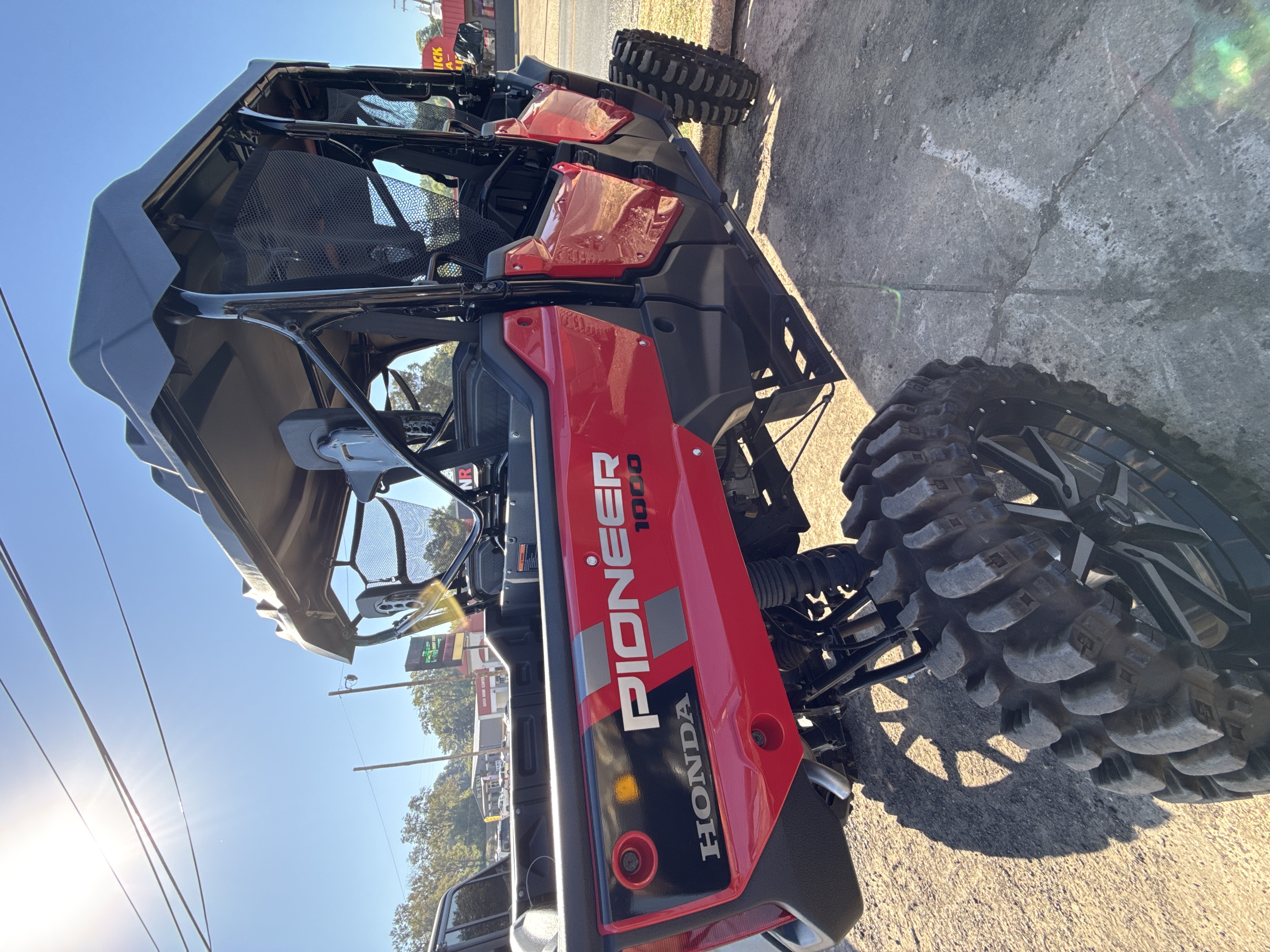 2024 HONDA Pioneer 1000-6 Deluxe Crew UTV