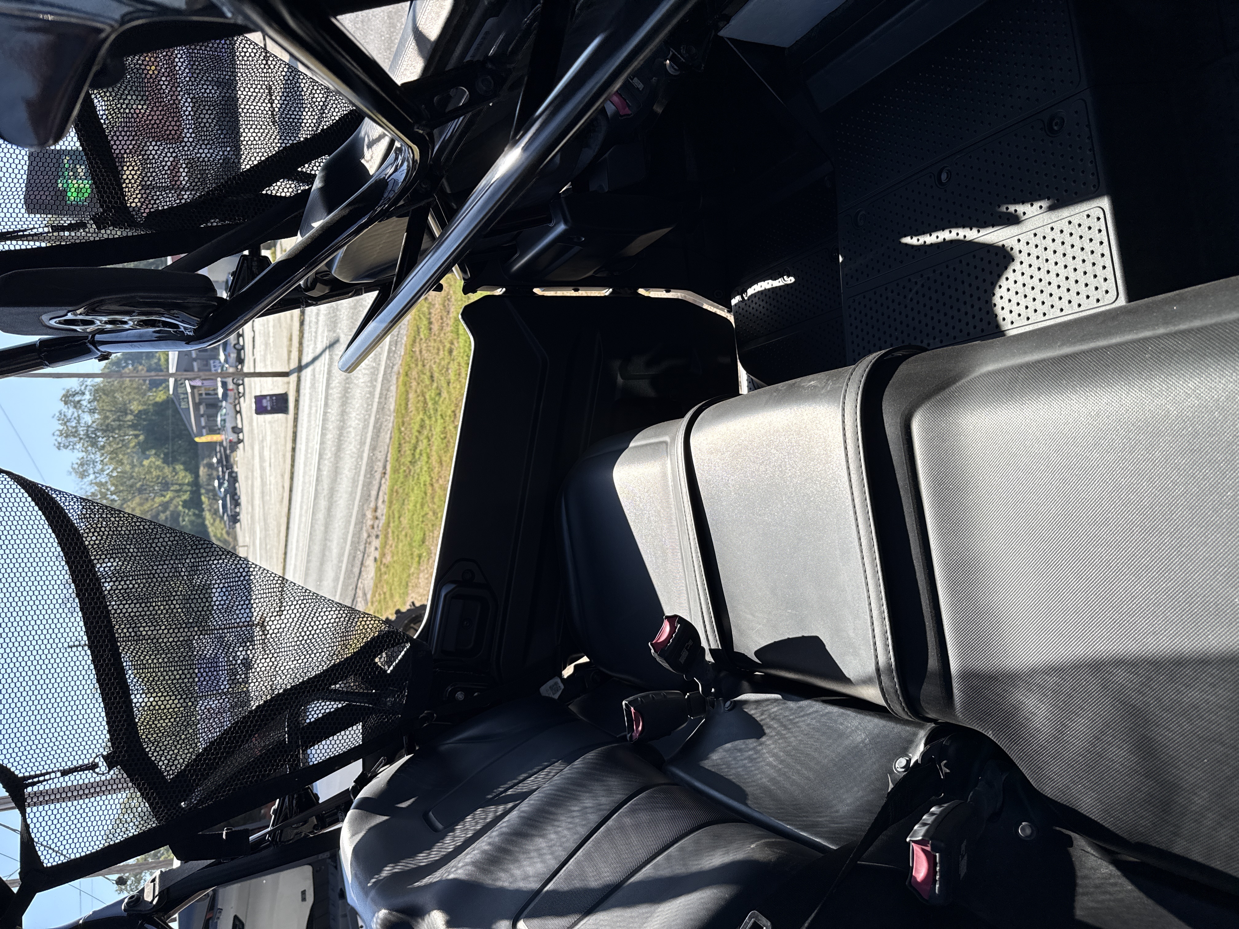 2024 HONDA Pioneer 1000-6 Deluxe Crew UTV