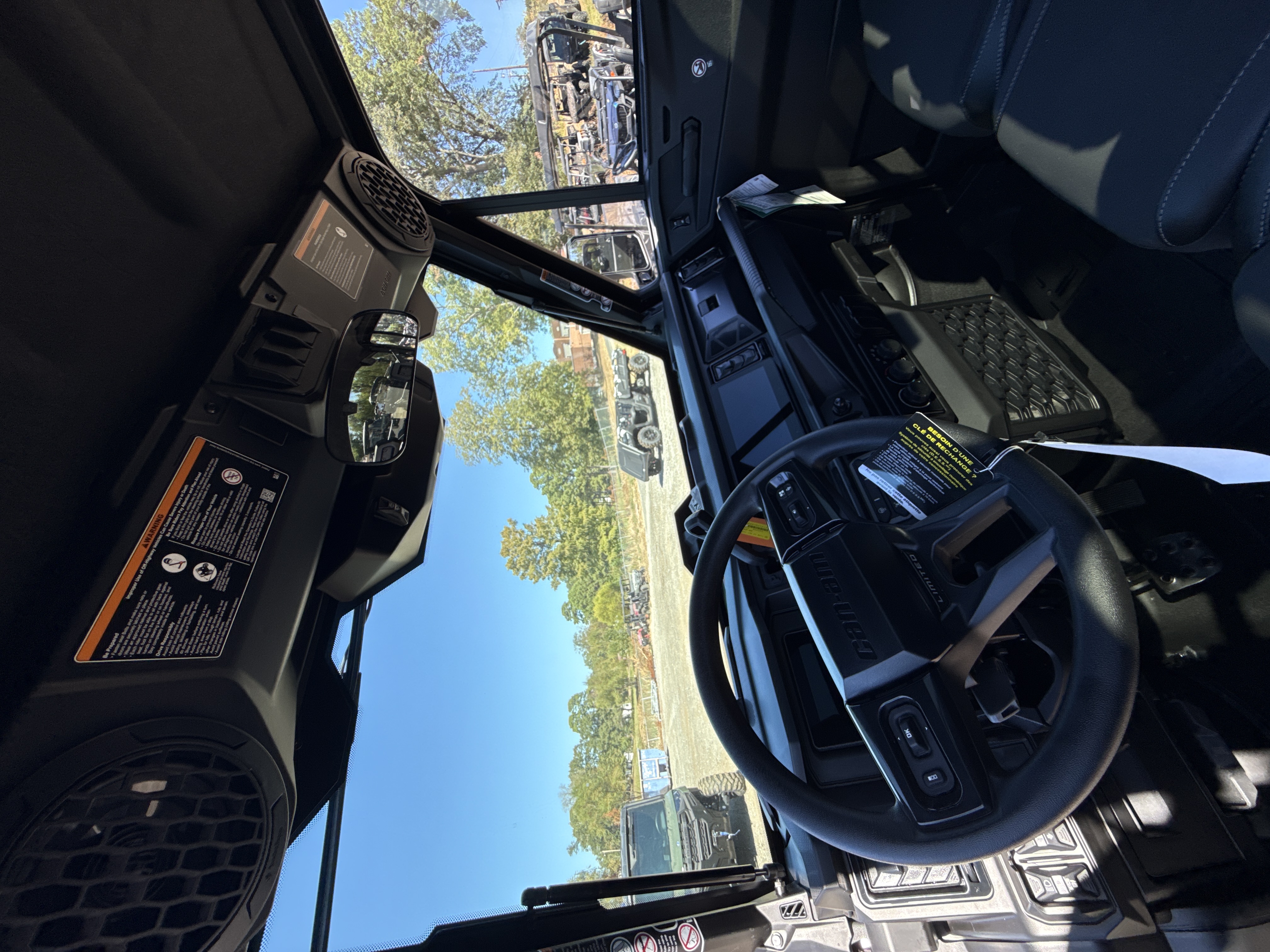2027 CAN-AM Defender XU Limited UTV