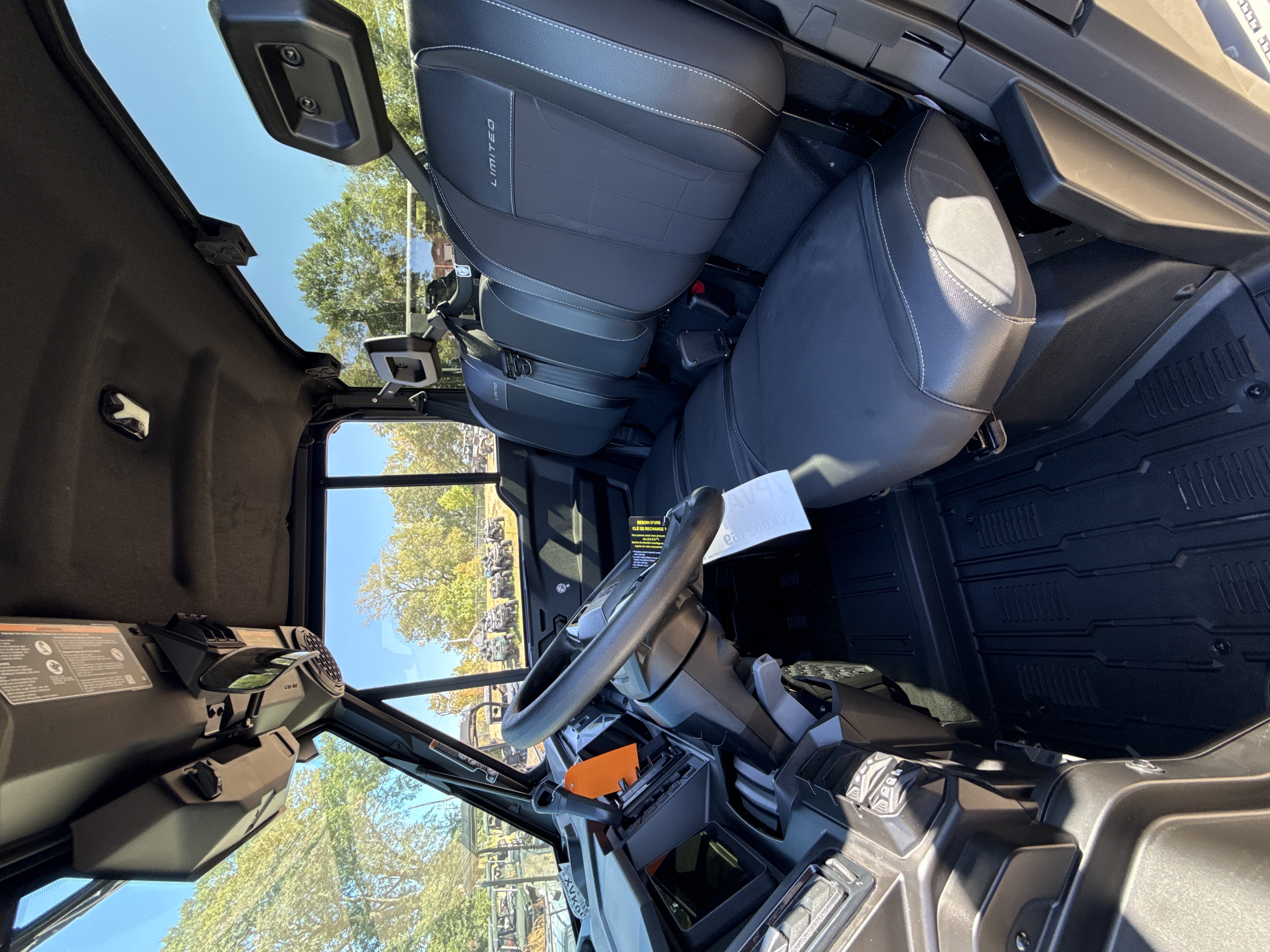 2027 CAN-AM Defender XU Limited UTV