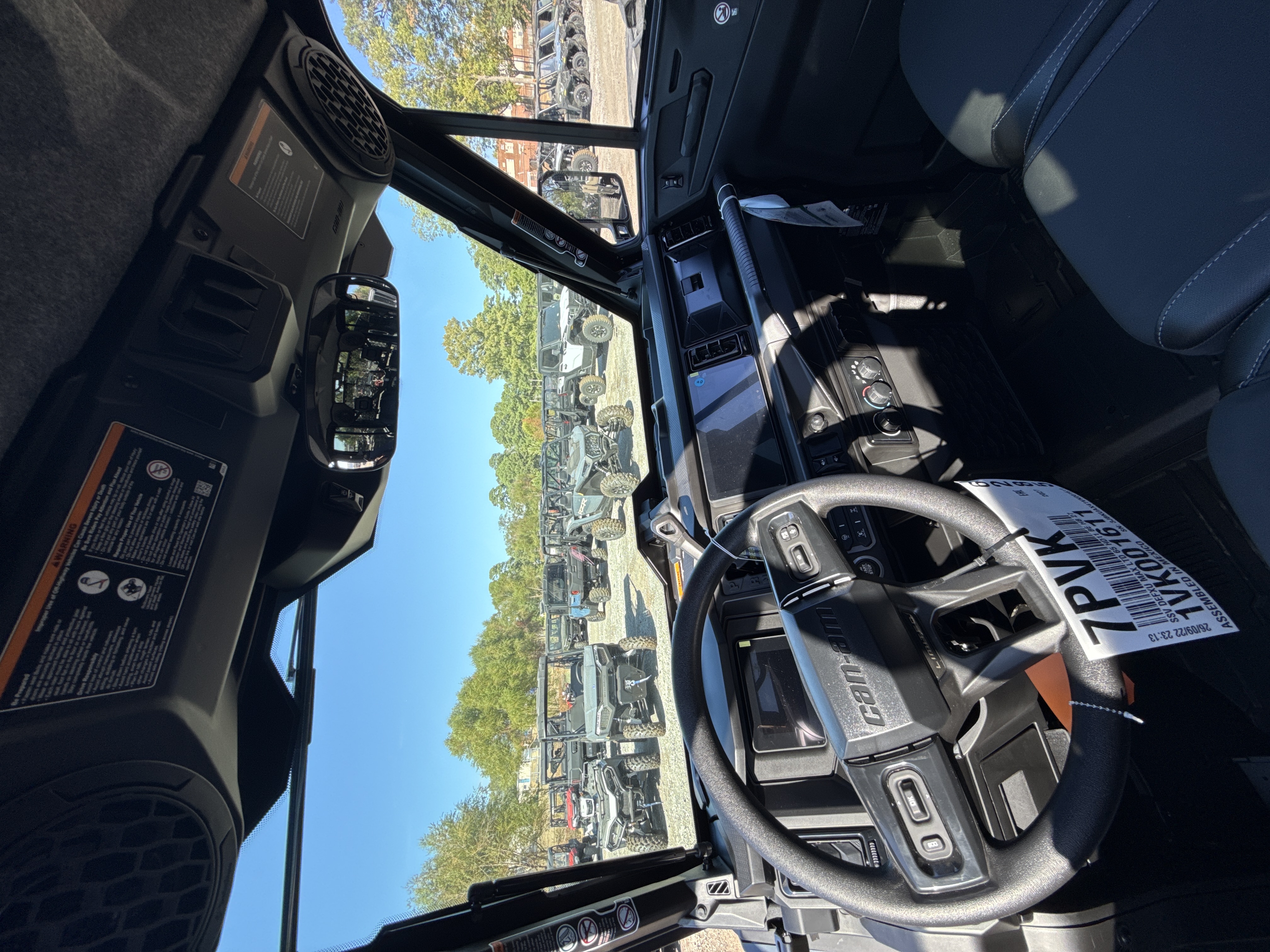 2027 CAN-AM Defender XU MAX Limited UTV