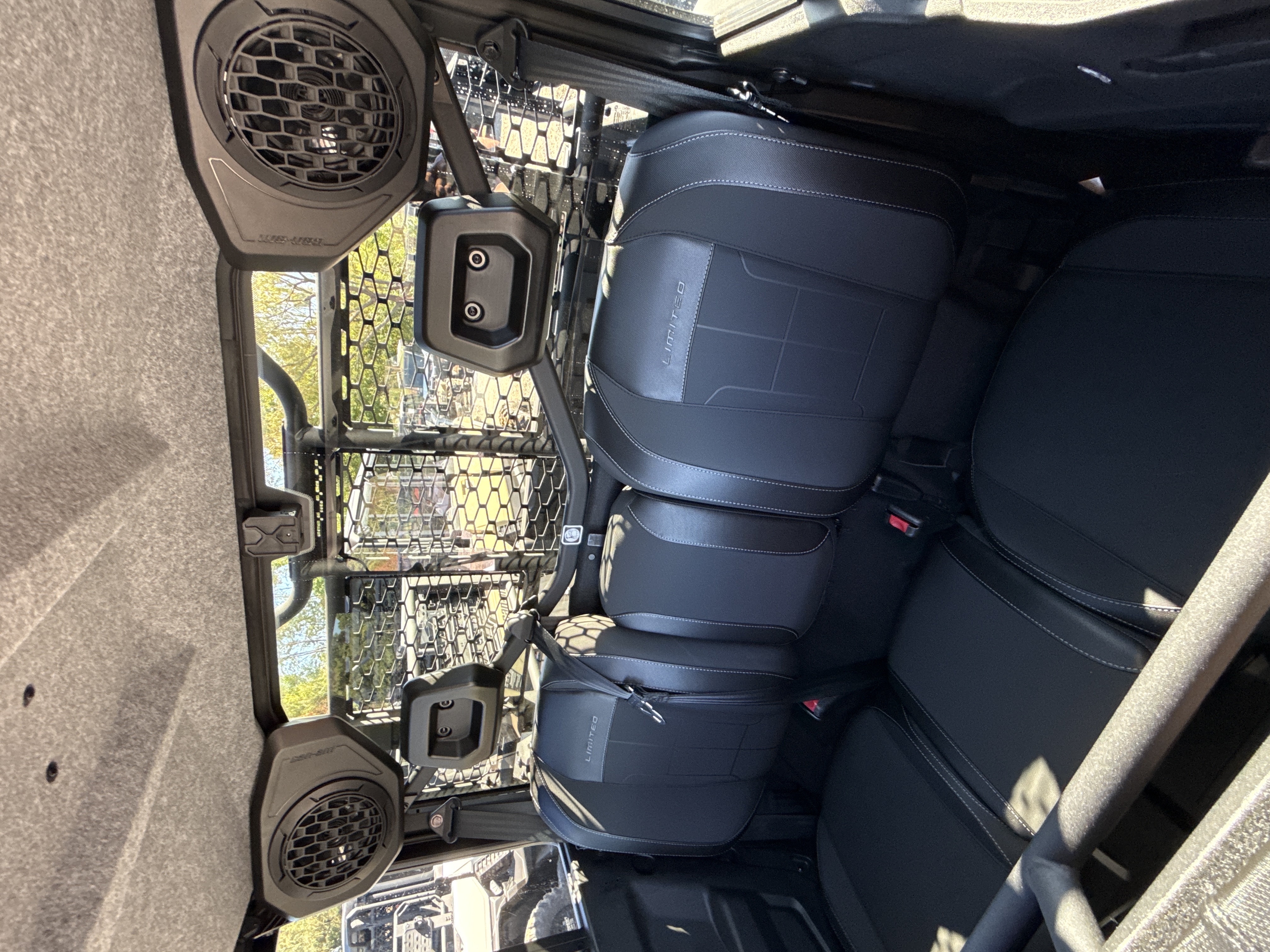 2027 CAN-AM Defender XU MAX Limited UTV