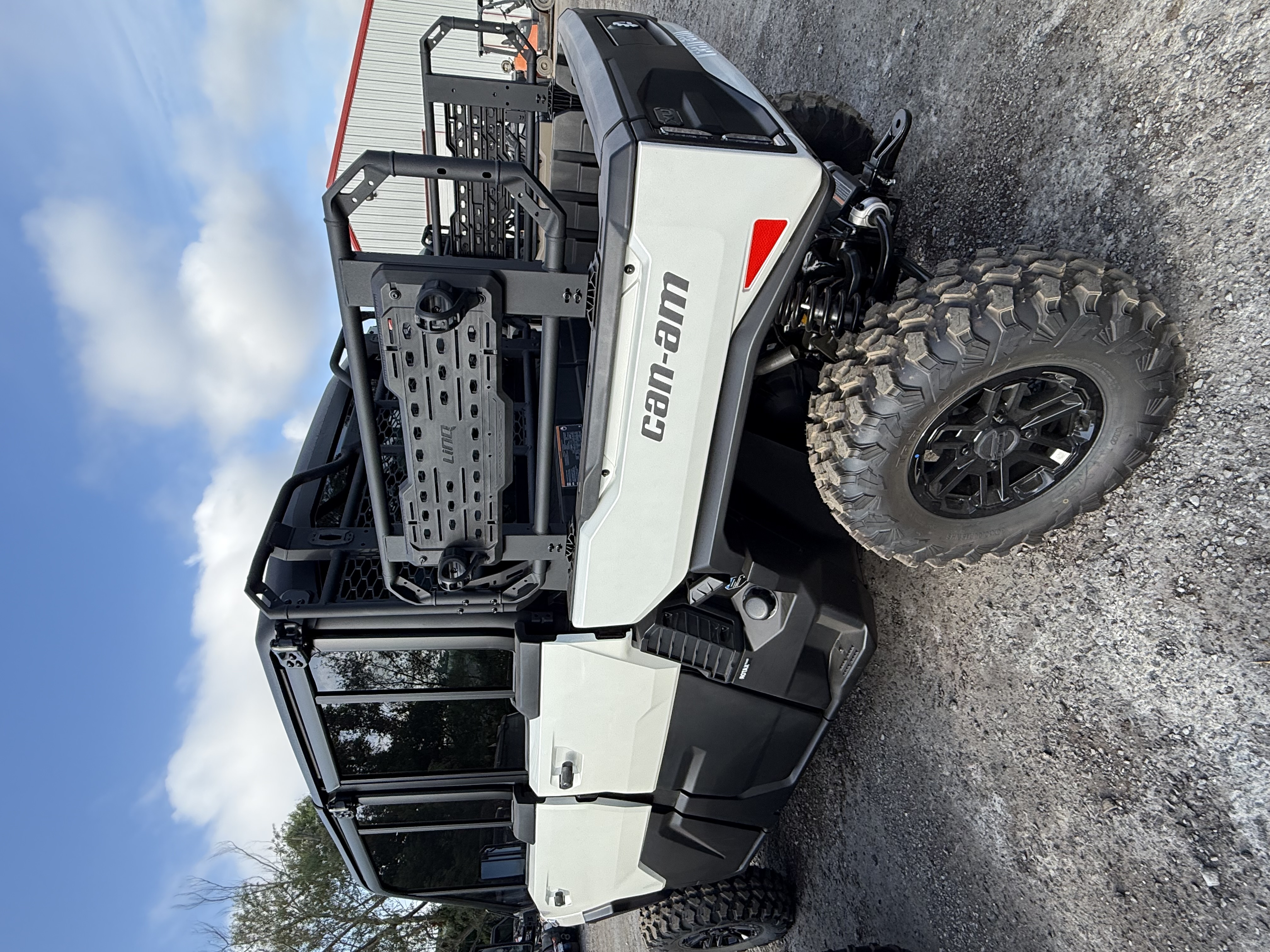 2027 CAN-AM Defender XU MAX Limited UTV