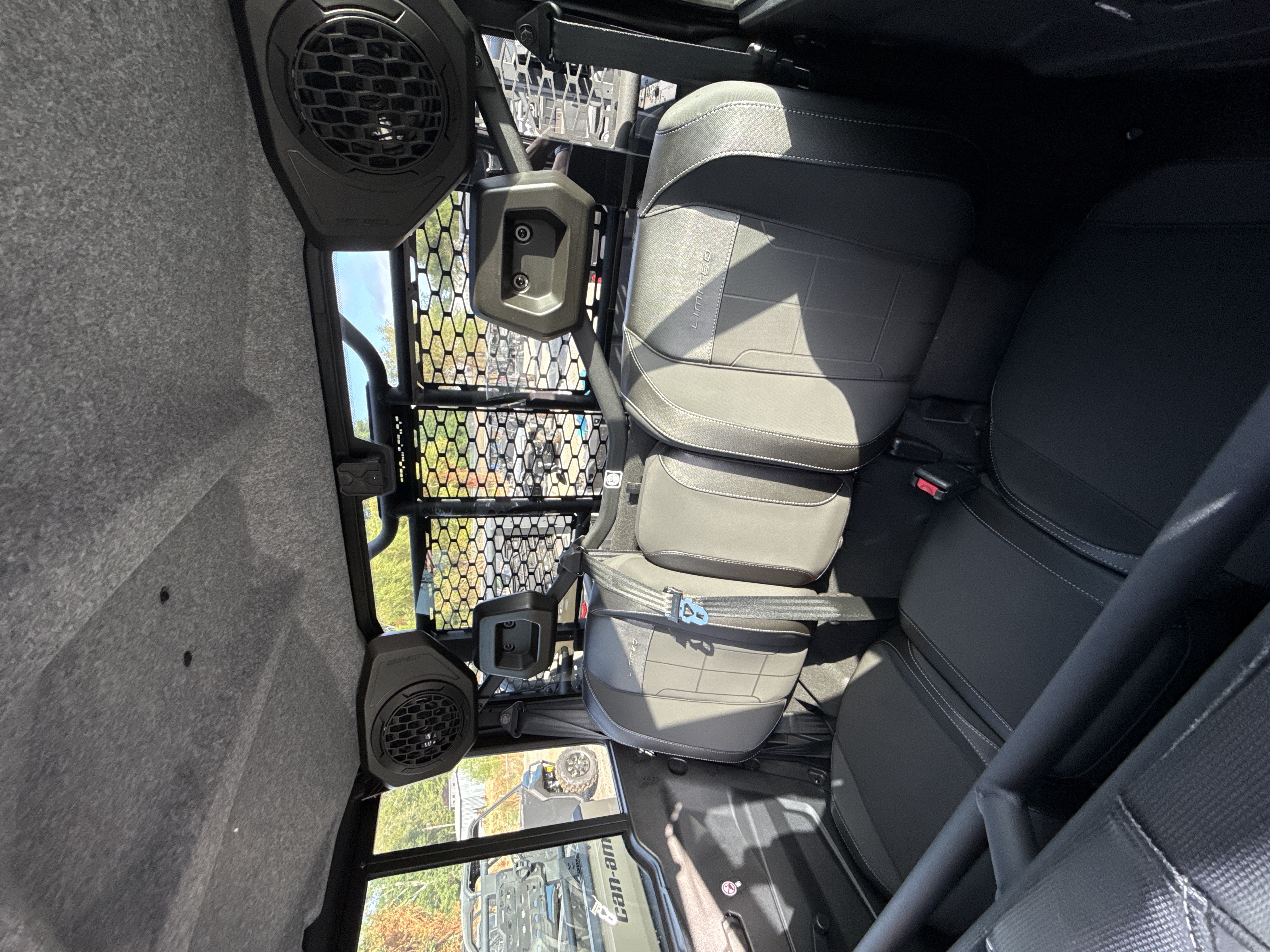 2027 CAN-AM Defender XU MAX Limited UTV