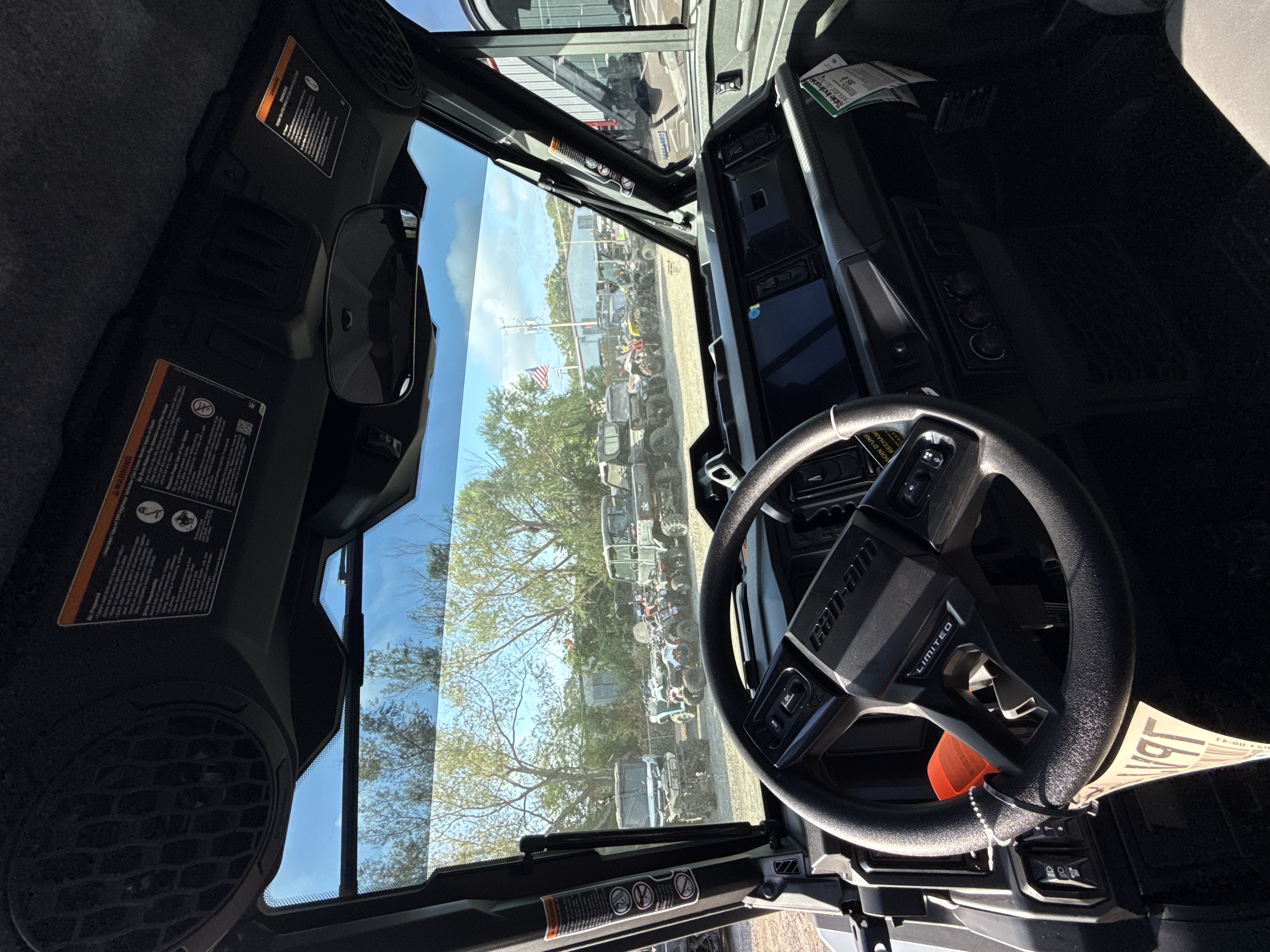2027 CAN-AM Defender XU MAX Limited UTV