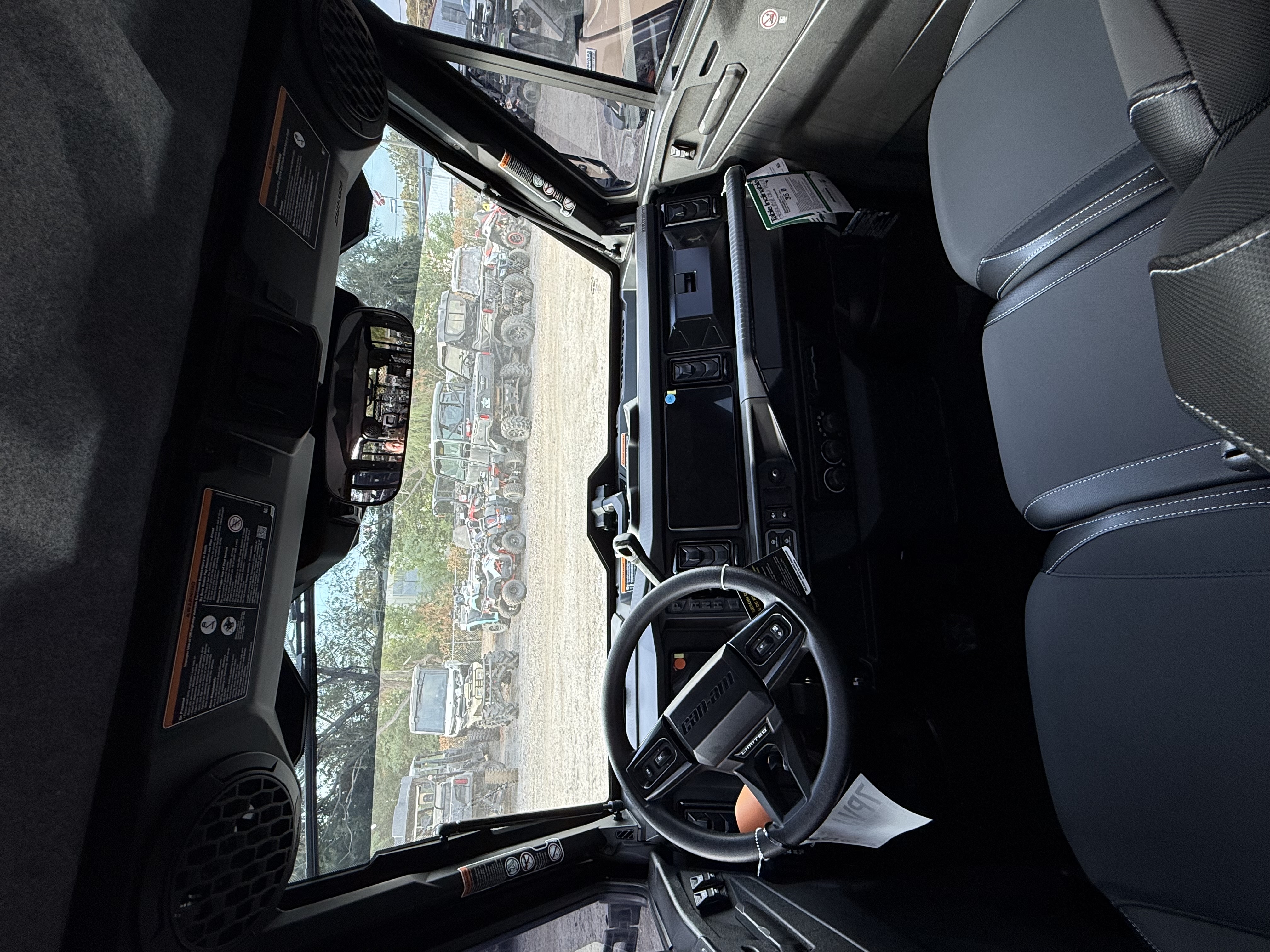 2027 CAN-AM Defender XU MAX Limited UTV
