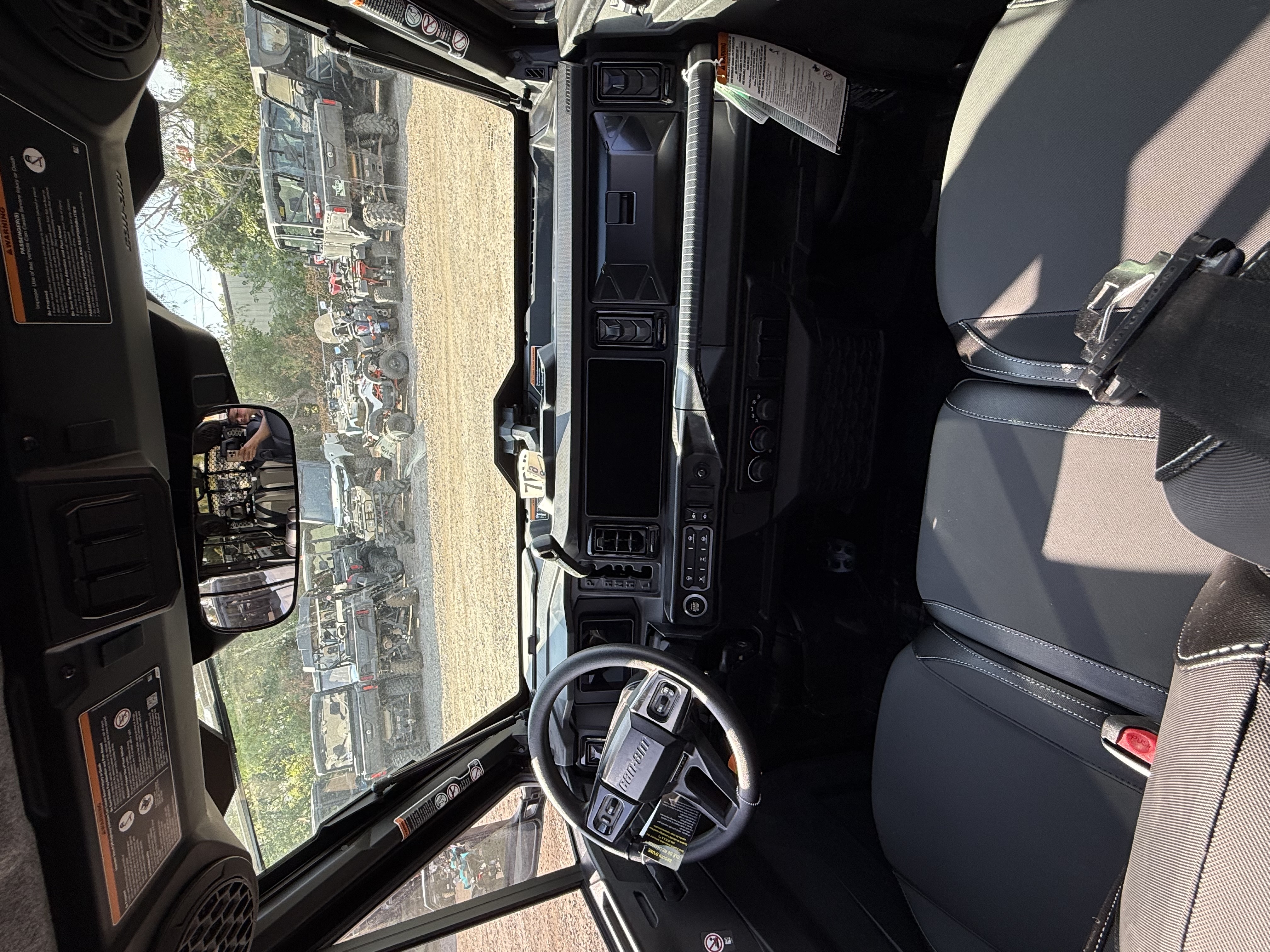 2027 CAN-AM Defender XU MAX Limited UTV