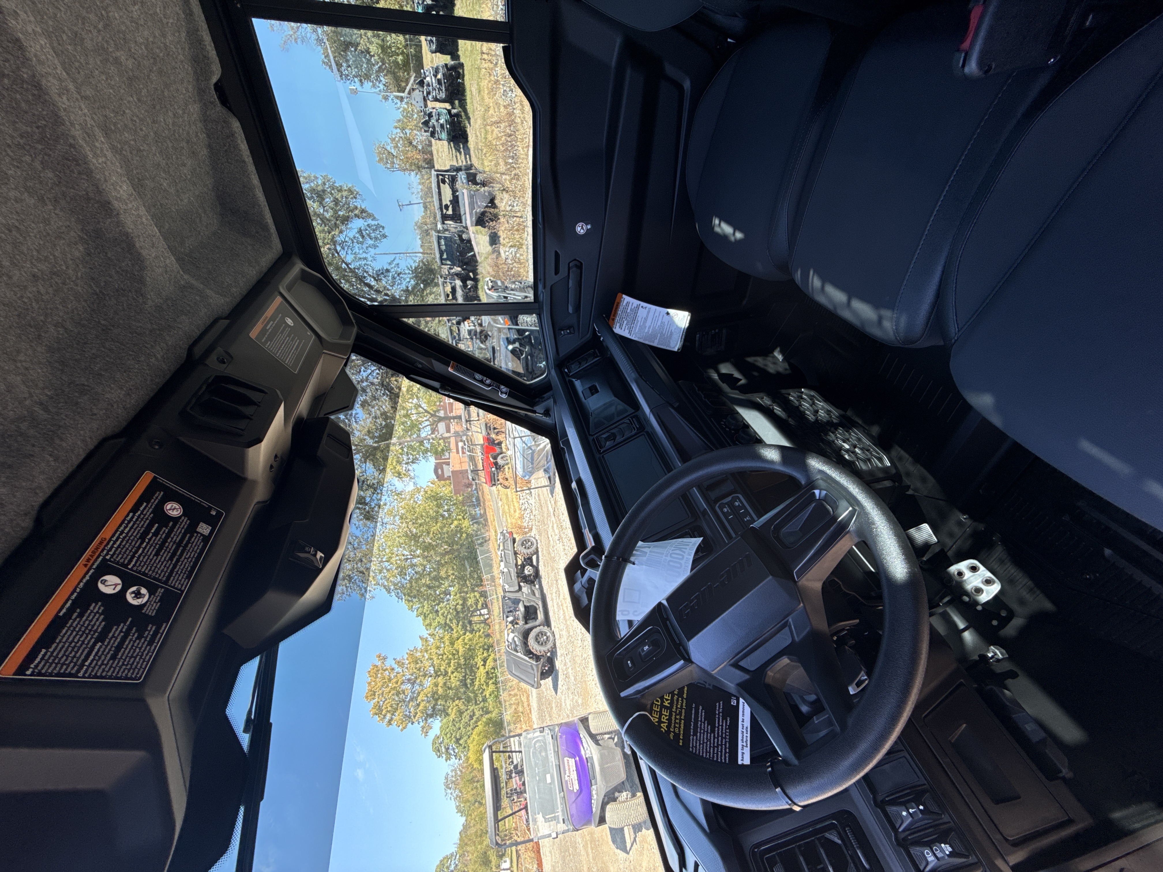 2027 CAN-AM Defender XU XT CAB UTV