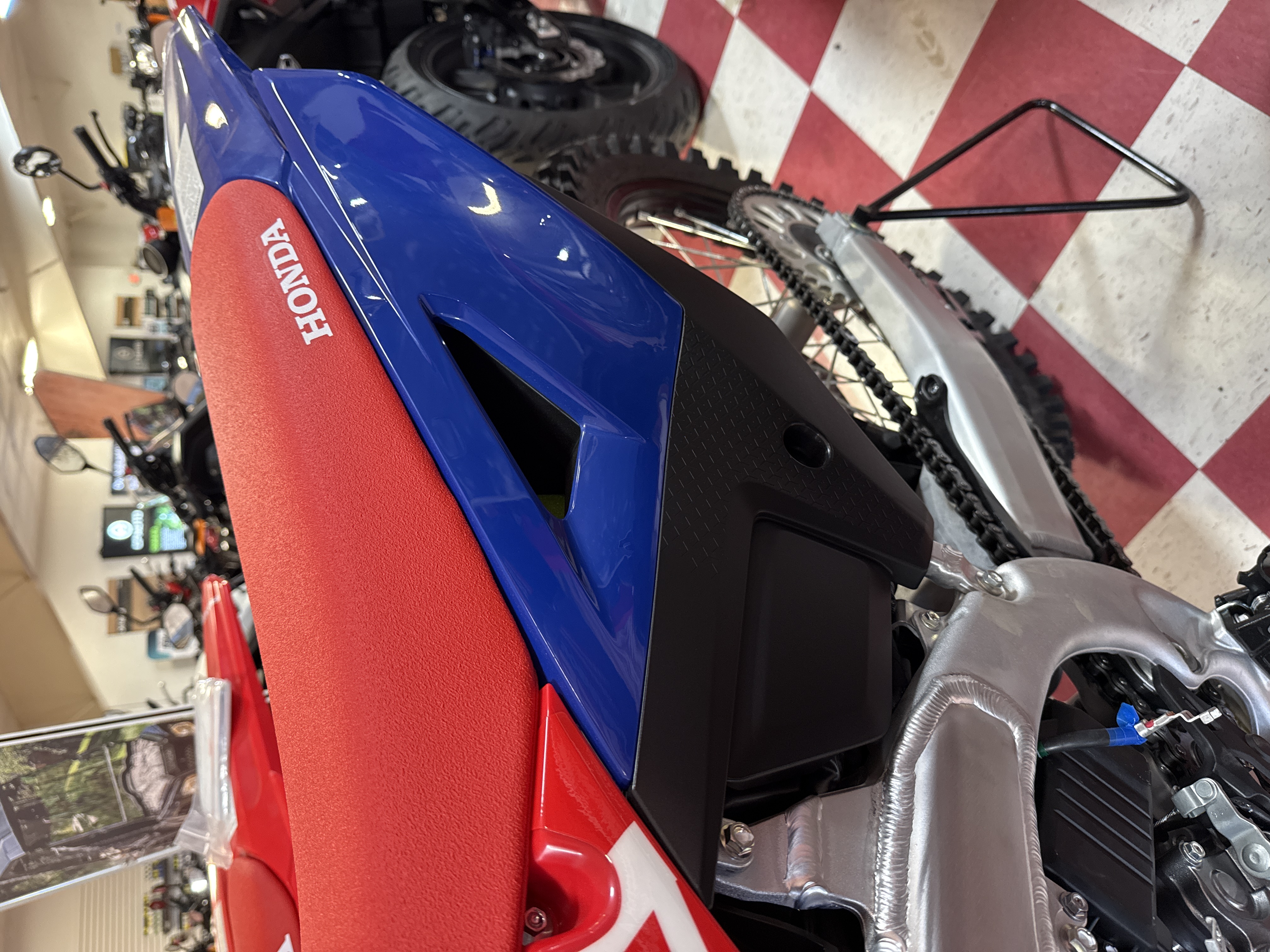 2027 Honda CRF250R DIRT BIKE
